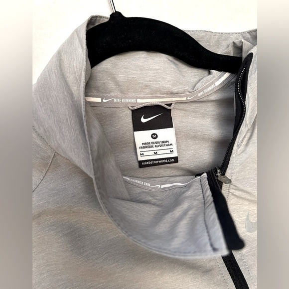 Nike Running gray swoosh Asymmetrical athletic jacket with zipper Sz-M H13 - Picture 9 of 11